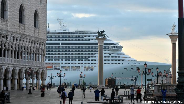 Venice To Restrict Large Cruise Ships Dw Travel Dw