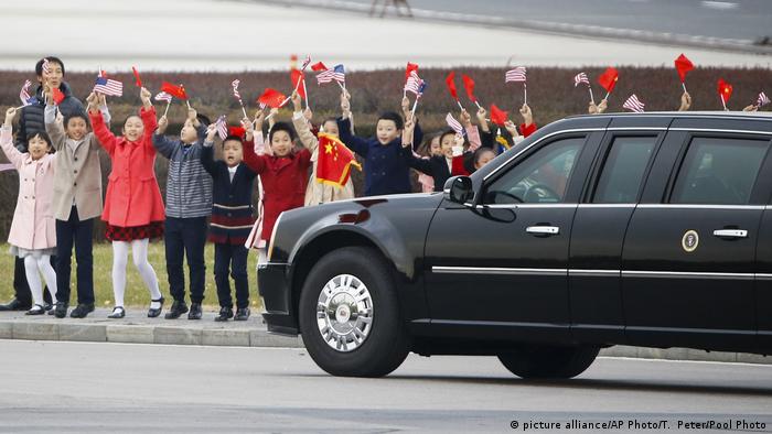 China Trump auf erster Asien-Reise (picture alliance/AP Photo/T. Peter/Pool Photo)