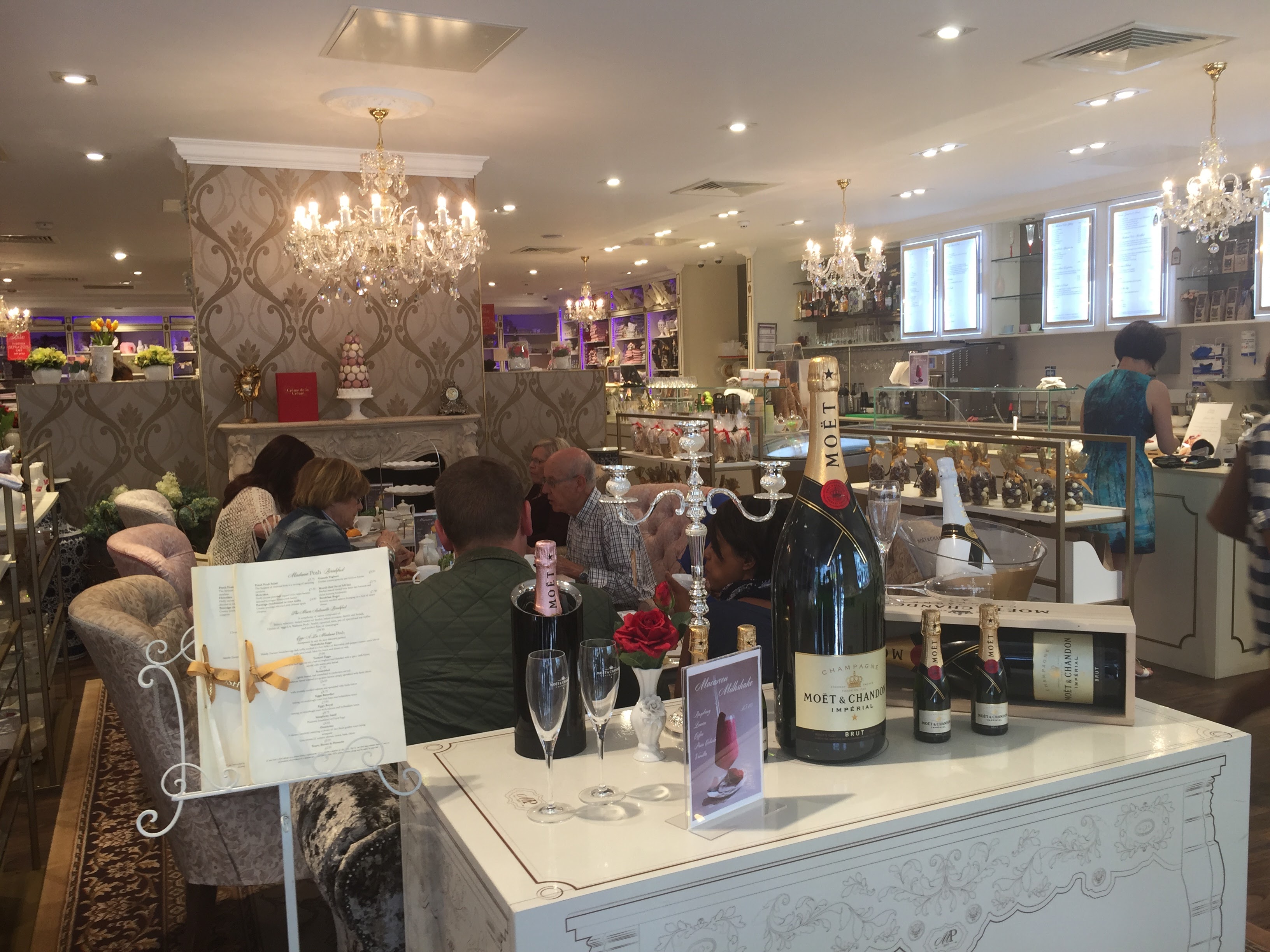 Madame Posh, Windsor