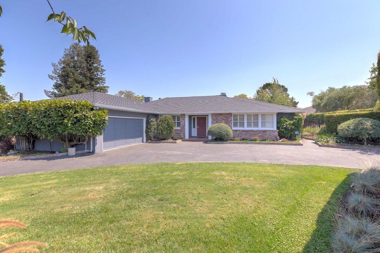 885 Longview Rd, Hillsborough