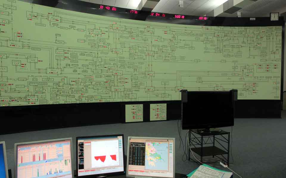 Greece's Grid Under Pressure: How Heat Waves Test the Energy Transition (2026)