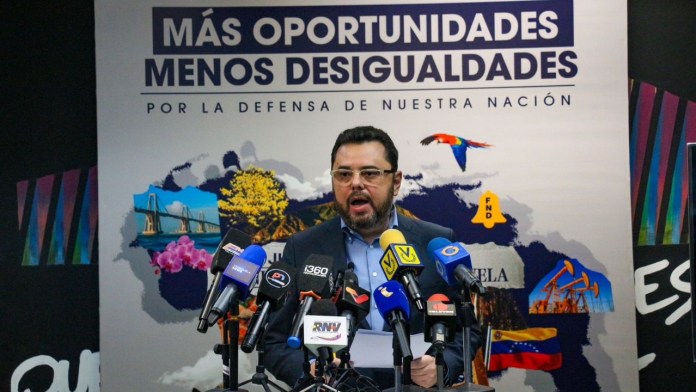 Ecarri quiero que todos los venezolanos ganen en dólares. Ecarri: Quiero que todos los venezolanos ganen dinero en dólares