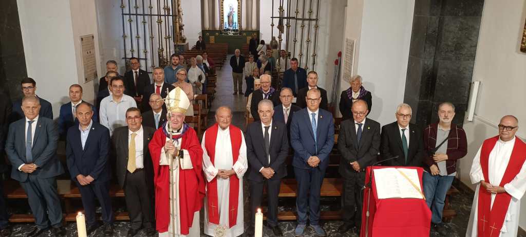 El obispo Ángel Pérez presidió las misas en honor del Santo Cristo en Graus