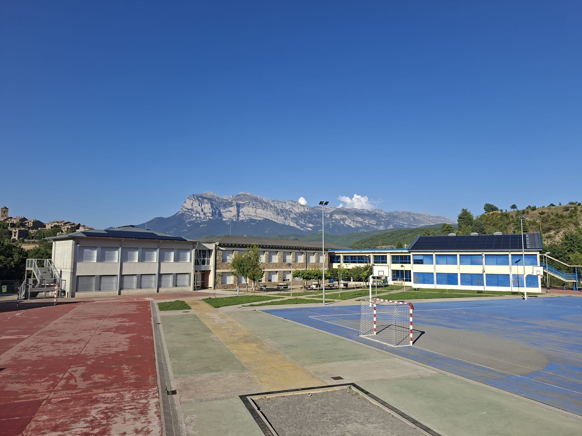 Aínsa ha invertido más de 150.000 euros en educación en el último año