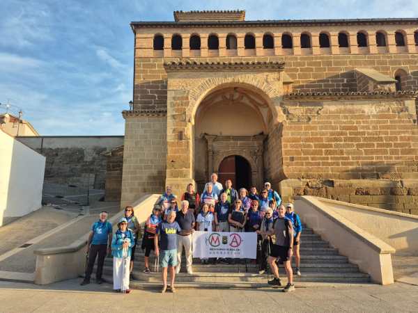 Montañeros de Aragón de Barbastro realizó su VI Ruta de Marcha Nórdica en fiestas