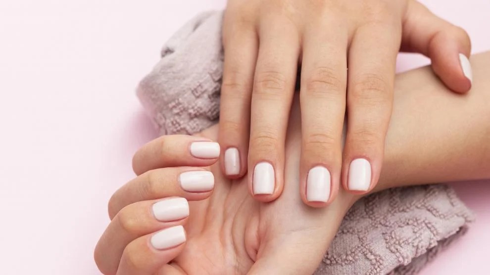 Prohibido en Europa: este químico en esmaltes de uñas preocupa a los expertos