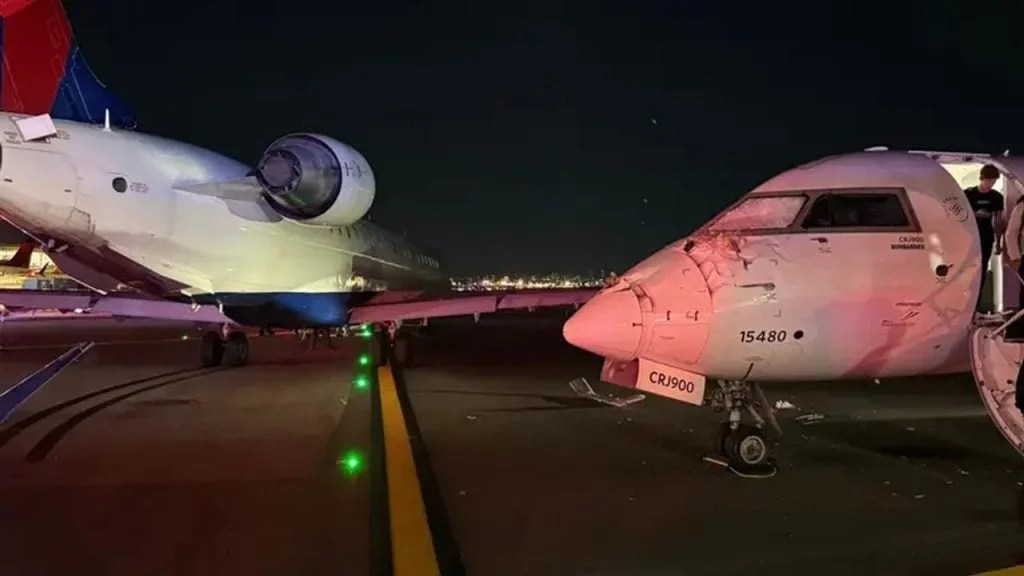 Así fue el choque de dos aviones en el aeropuerto de Nueva York: una azafata y un pasajero resultaron heridos