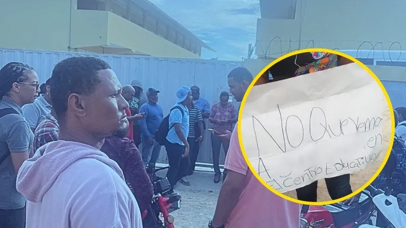 Padres opuestos a que inscriban un estudiante cierran liceo en Barraquito de Villa Riva