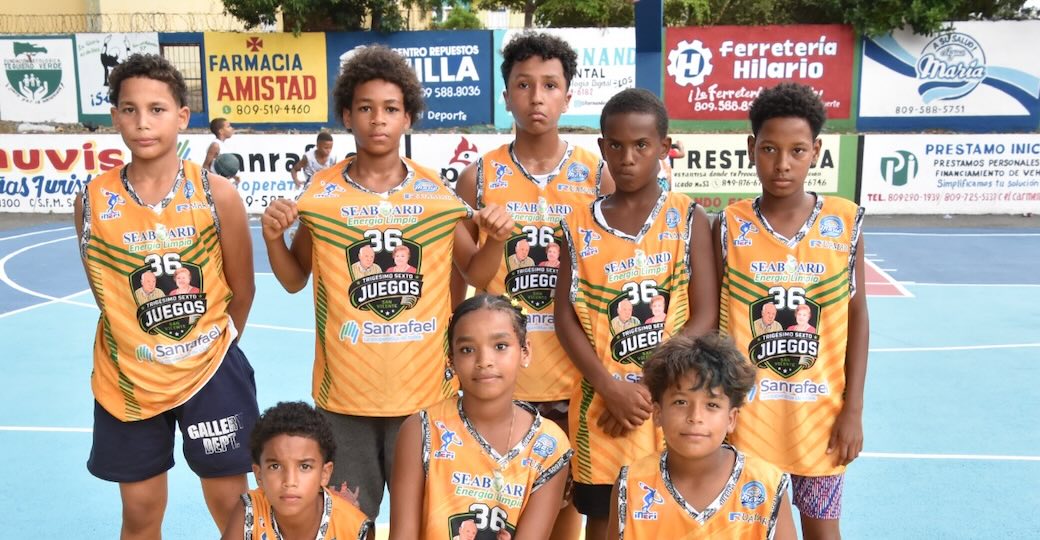 Zona Jackeline Estevez avanza a semifinal mini baloncesto juegos deportivos San Vicente