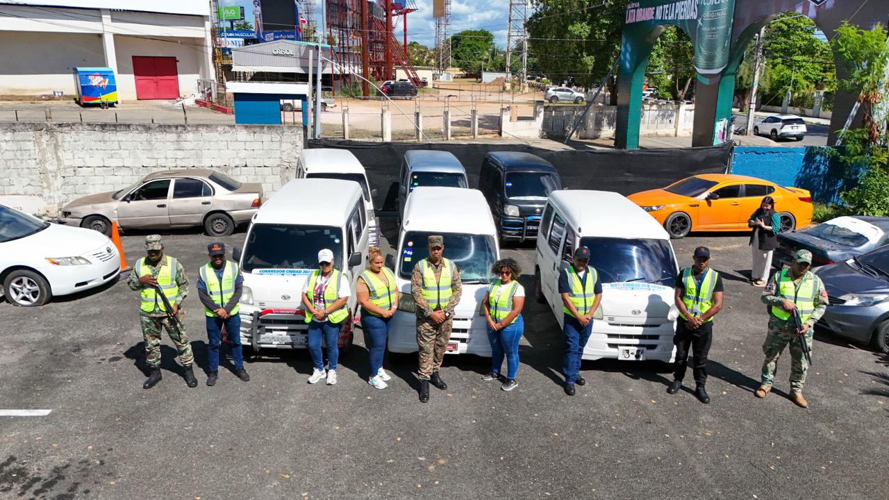 El INTRANT retuvo seis vehículos en Ciudad Juan Bosch por violaciones a la Ley 63-17 y falta de licencia de conducir en operativos con la DIGESETT.