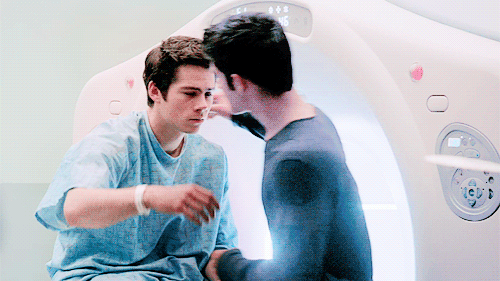 With tenor, maker of gif keyboard, add popular scott allison teen wolf animated gifs to your conversations. JournÃ©e internationale des cÃ¢lins : 10 gifs pour lesquels