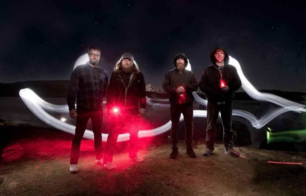 RED FANG otro adelanto “Living in Lye” en streaming