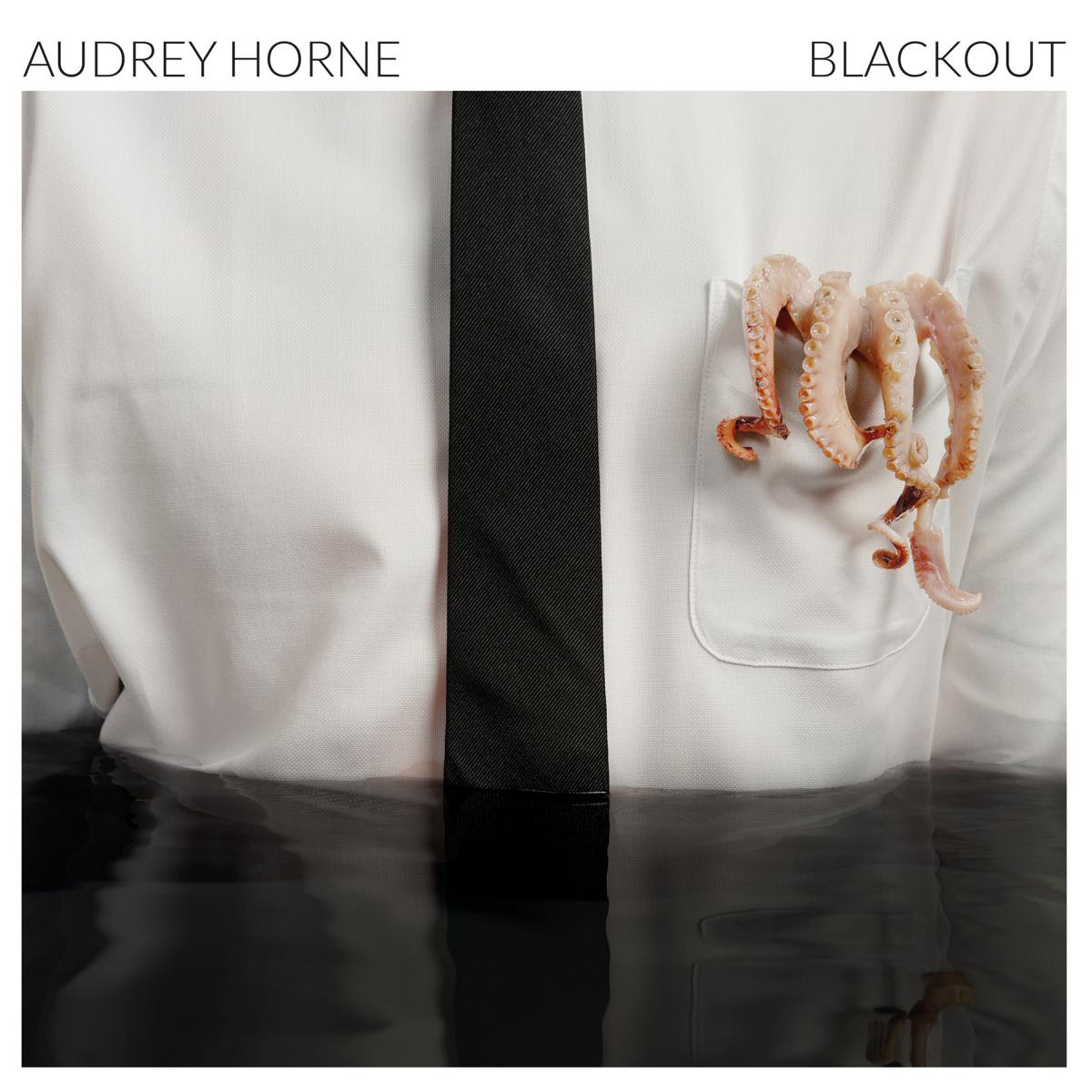 https://i0.wp.com/www.elsantuariodelrock.com/blog/wp-content/uploads/2017/10/AUDREY-HORNE-Blackout.jpg