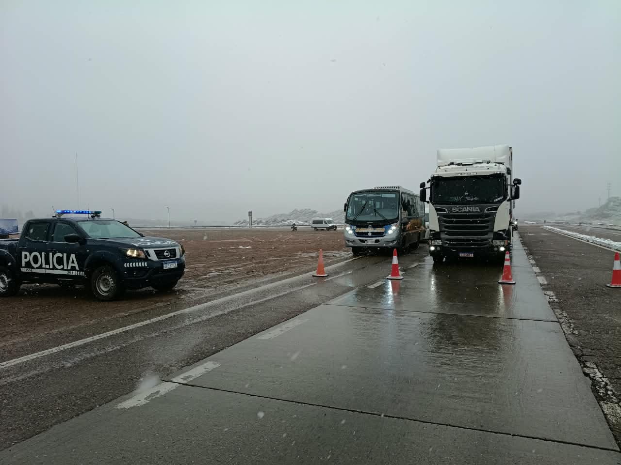 Nevó en sectores del llano, hay rutas cortadas y el Paso a Chile abrió recién al mediodía