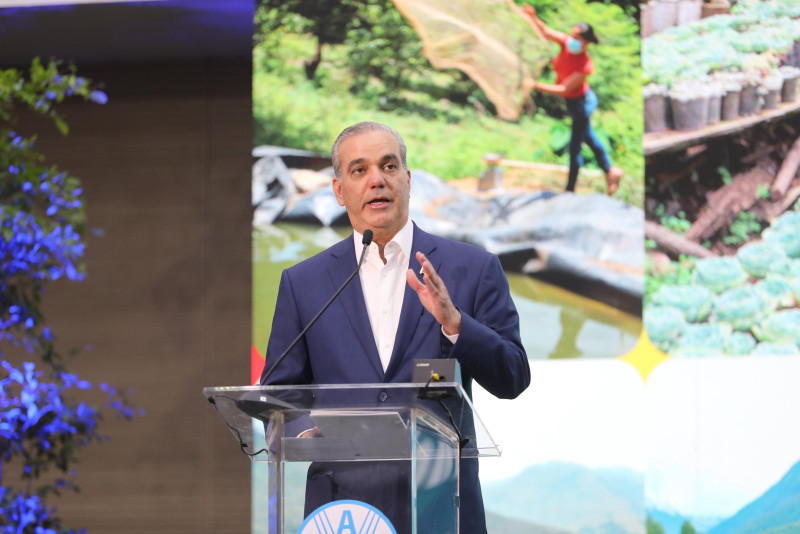 Abinader a Danilo: “Voy a seguir hablando mucho”