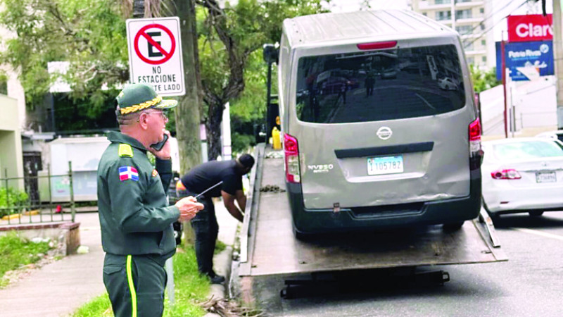 TSA rechaza acción contra cobro de multas y costo grúa por mal estacionamiento