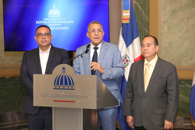 Abinader dispone entregar a la Procuraduría informe de irregularidades en Senasa