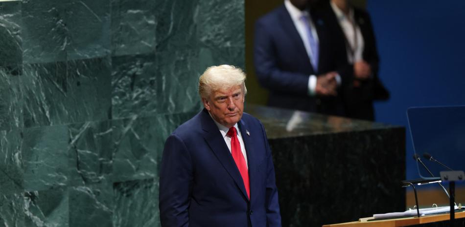 Trump ordena submarinos nucleares frente a Rusia porque "nos amenazó un poco"