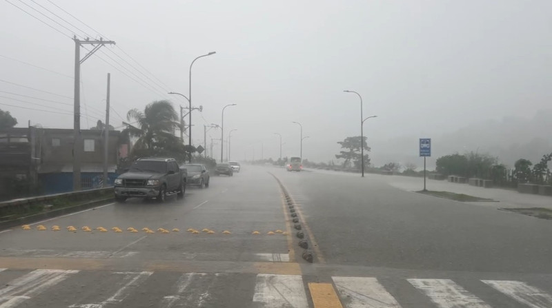 COE eleva alertas: Pone 5 provincias en alerta roja, 9 en amarilla y 5 en verde