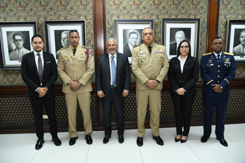 Migración fijaría zonas y sectores laborales en los permisos de residencia de extranjeros