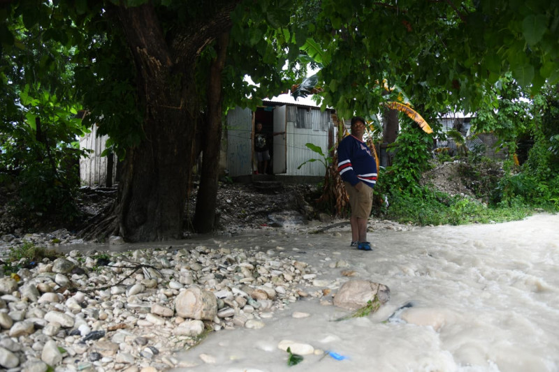 Suelos saturados agravan peligro de deslizamientos; director del COE llama a comunicar agrietamientos