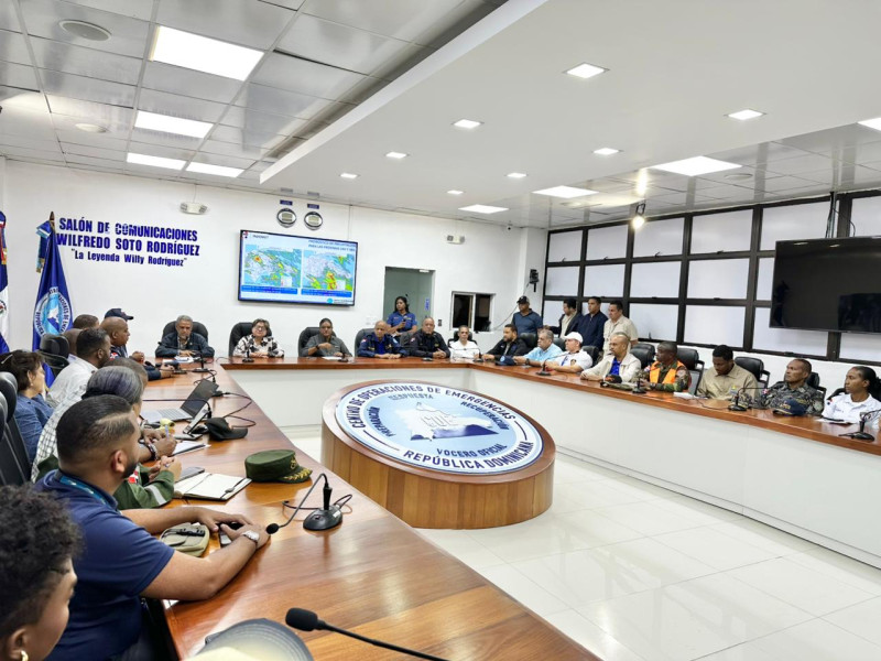 COE aumenta a ocho las provincias en alerta amarilla por activa onda tropical