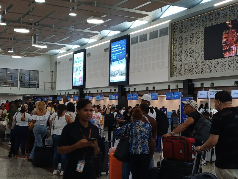 Lluvias en EE. UU. paralizan vuelos y dejan decenas de pasajeros varados en Las Américas