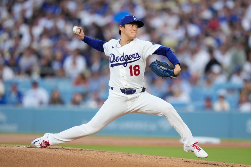 Yoshinobu Yamamoto ayuda a los Dodgers a vencer a los Cerveceros