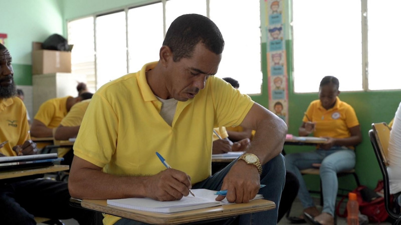¿No tienes tiempo en la semana y quieres estudiar? Así es el programa para los sábados y domingo