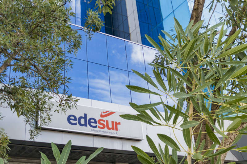 Edesur cobrará cargo por uso de red a clientes con paneles solares a partir de noviembre