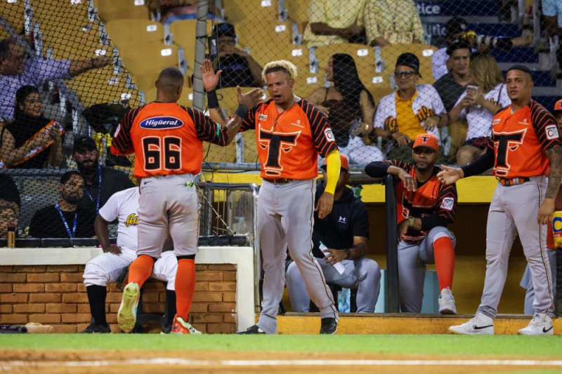 Noel, Celestino y bullpen dan triunfo Toros sobre Águilas