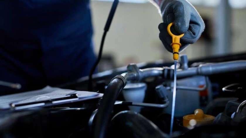How To Check Your Car Engine Oil