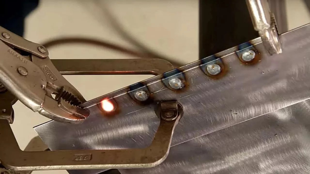 How You Use a Spot Welder