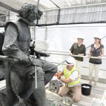 Rivera de la Cruz visita los trabajos de restauración del monumento a Velázquez