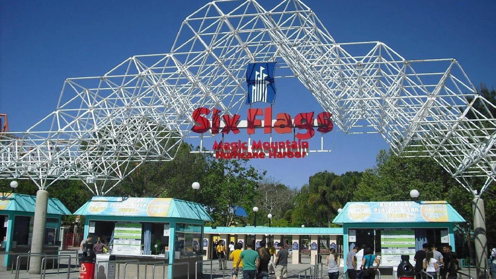 Six Flags Magic Mountain en Californie : Le paradis des montagnes russes