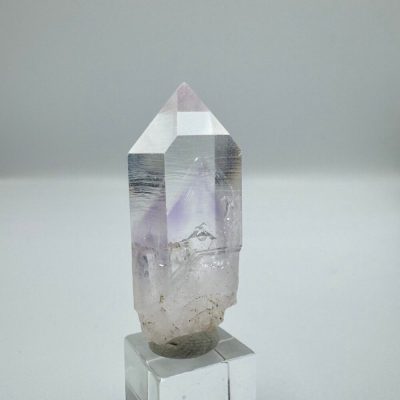 Amethyst crystal with phantoms