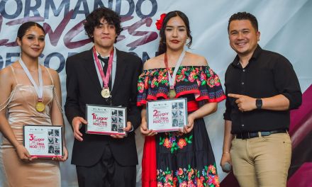 Jamie Moreno Rojas, obtuvo el segundo lugar en el Concurso de Canto del CECyTE BC.