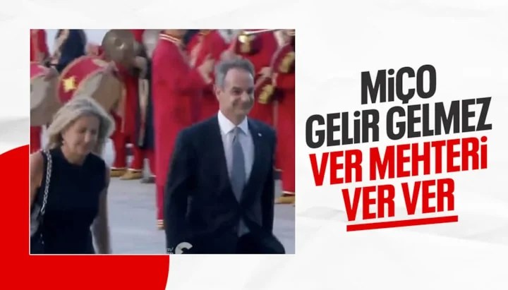 Miçotakis Külliye’ye Girerken Mehter Takımı’ndan ‘Ceddin Deden’ Sürprizi!