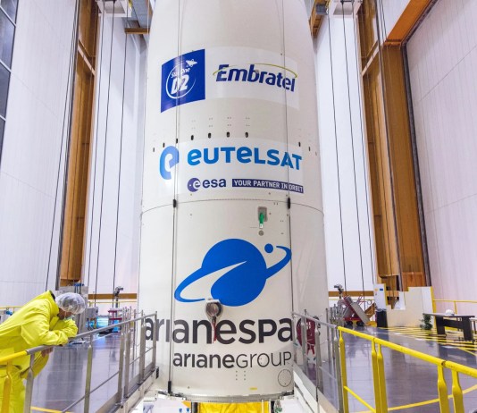 Reino Unido refuerza su participación en Eutelsat y la red satelital OneWeb, y acusa a Starlink de tener “fines hostiles” Eutelsat