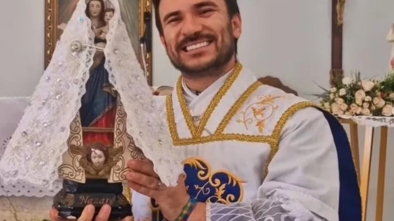 Sucesso na web, Padre Fabrício Rodrigues morre após grave acidente dias depois de fazer 29 anos