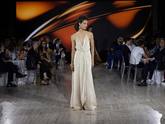 Desfile-Centenario-Raffel-Pages2025-1