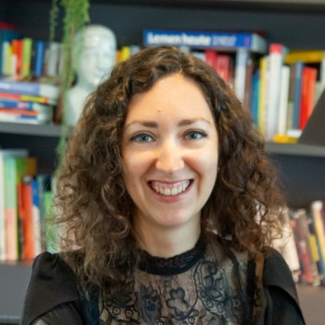 Lisa-Marie Linhart, Marketing Manager