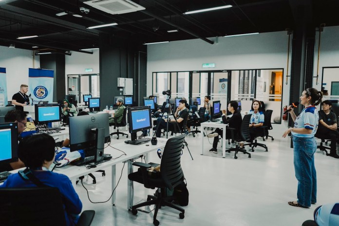 WordPress Johor Bahru monthly meetup where local enthusiasts share ideas, learn, and connect in a casual setting.