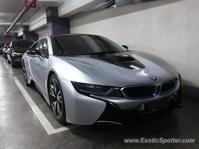 Bmw i8 spotted in jakarta, indonesia on 01/12/2019