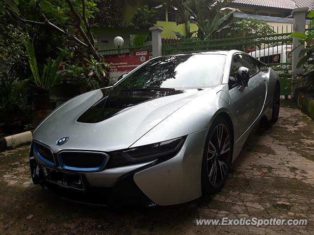 Bmw i8 spotted in jakarta, indonesia on 01/20/2019