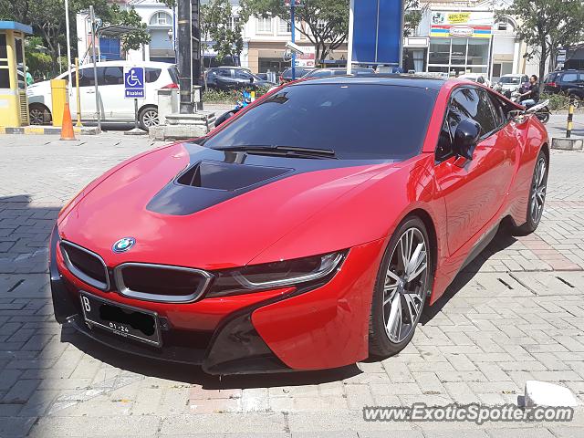 Bmw i8 spotted in jakarta, indonesia on 05/28/2019