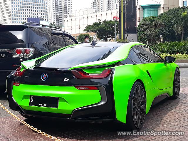 Bmw i8 spotted in jakarta, indonesia on 03/11/2021