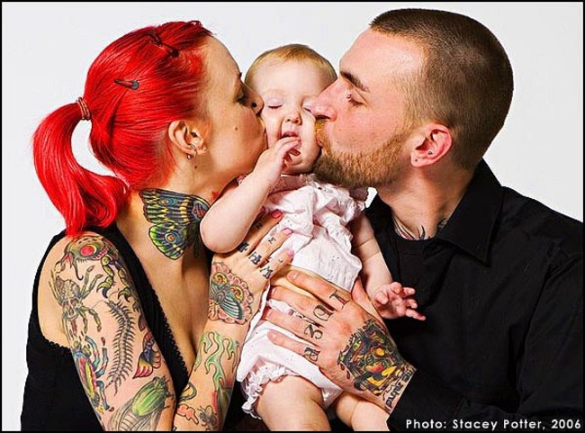 If you have friends or family who have recently become new parents, chances are you'll want to reach out to congratulate them, show your support, and offer help. Tattooed People are the Cutest Parents Ever