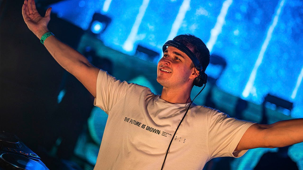 John summit dj. John summit sweet disposition. John summit and hayla - where you are (gorgon city extended remix). Hayla where you are extended mix. Where you are john summit hayla.