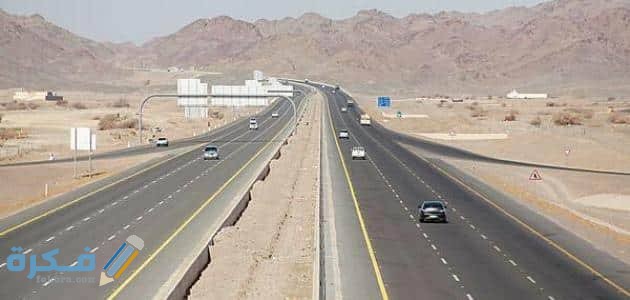 كم المسافة بين الرياض ومكة